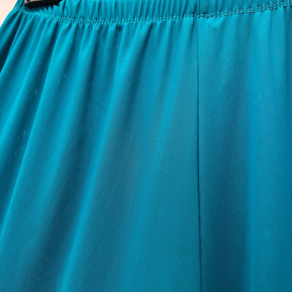 🎉⚡️ 5 for $25 🛍️‼️
Teal Wide-Leg Women's Pants - Picture 7 of 11